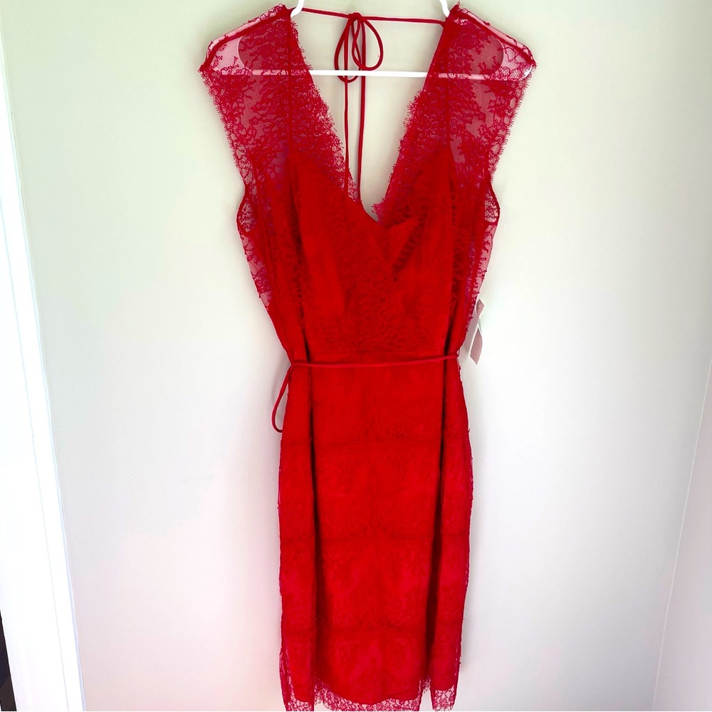 Kay Unger Red Lace V-Neck Sheath Dress